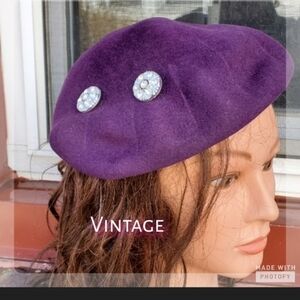 Vintage purple beret with deco buttons‎